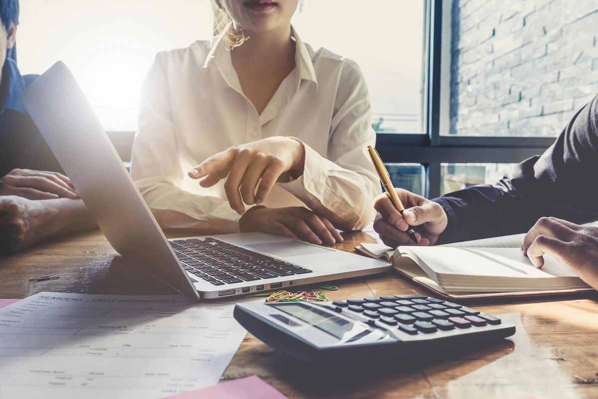 Who Creates W-2 Forms