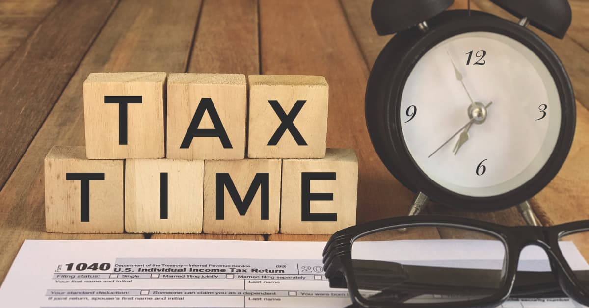 IRS Form 1040 vs. 1099