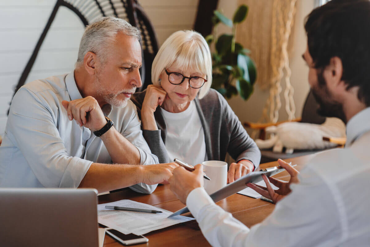people talking about retirement planning